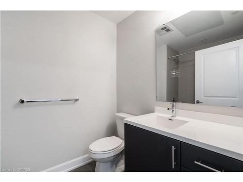 916-3220 William Coltson Avenue, Oakville, ON - Indoor Photo Showing Bathroom