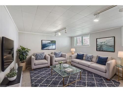 5195 Idlewood Crescent, Burlington, ON - Indoor Photo Showing Living Room