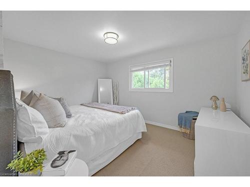 4499 Rogers Road, Burlington, ON - Indoor Photo Showing Bedroom