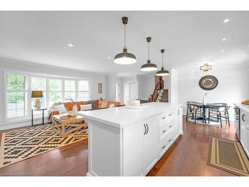 4499 Rogers Road, Burlington, ON - Indoor Photo Showing Kitchen