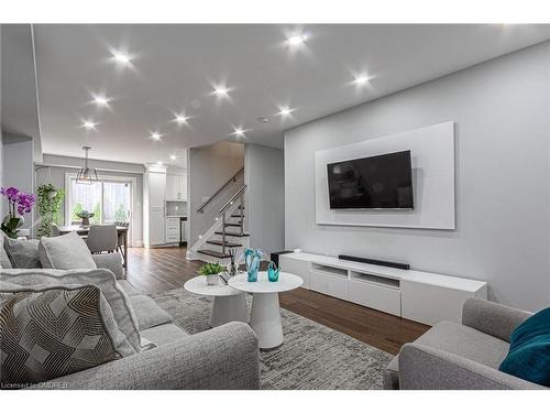 28 Bramcedar Crescent, Brampton, ON - Indoor Photo Showing Living Room