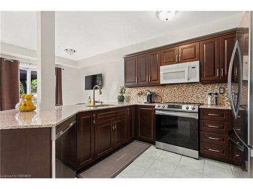 631 Summer Park Crescent, Mississauga, ON - Indoor Photo Showing Kitchen With Upgraded Kitchen