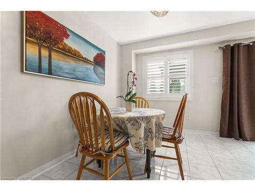 631 Summer Park Crescent, Mississauga, ON - Indoor Photo Showing Dining Room