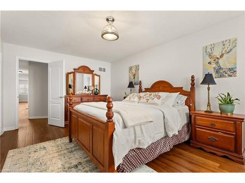 631 Summer Park Crescent, Mississauga, ON - Indoor Photo Showing Bedroom