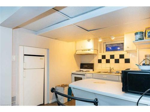 669 Lorne Avenue, London, ON - Indoor Photo Showing Kitchen