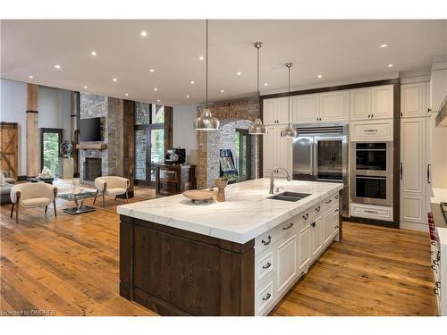 1300 Oak Lane, Mississauga, ON - Indoor Photo Showing Kitchen With Fireplace With Double Sink With Upgraded Kitchen