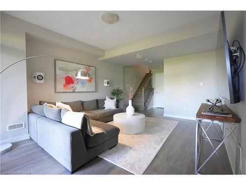 3185 Mintwood Circle Circle, Oakville, ON - Indoor Photo Showing Living Room