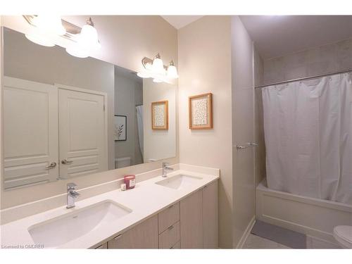 3185 Mintwood Circle Circle, Oakville, ON - Indoor Photo Showing Bathroom