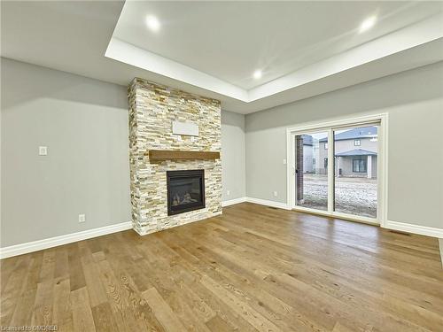 19 Tracy Drive, Chatham-Kent, ON - Indoor Photo Showing Living Room With Fireplace