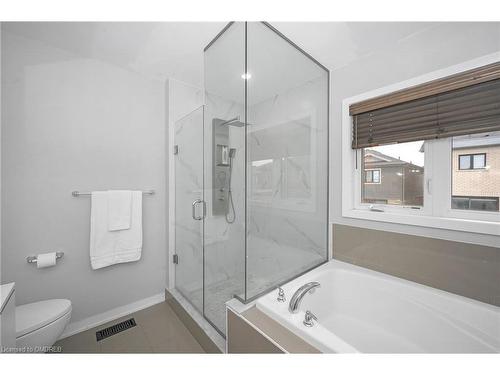 40 Aldgate Avenue, Stoney Creek, ON - Indoor Photo Showing Bathroom