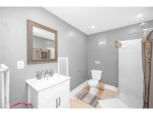 40 Aldgate Avenue, Stoney Creek, ON - Indoor Photo Showing Bathroom