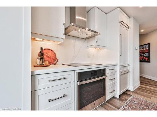 406-2025 Maria Street, Burlington, ON - Indoor Photo Showing Kitchen