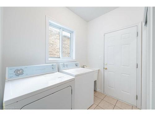 72 Hinrichs Crescent, Cambridge, ON - Indoor Photo Showing Laundry Room