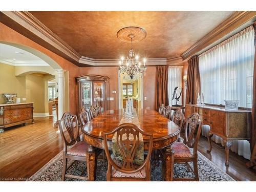 559 Golfview Court, Oakville, ON - Indoor Photo Showing Dining Room