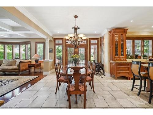 559 Golfview Court, Oakville, ON - Indoor Photo Showing Dining Room