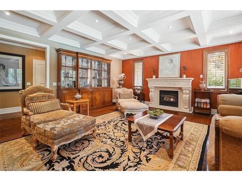 559 Golfview Court, Oakville, ON - Indoor Photo Showing Living Room With Fireplace