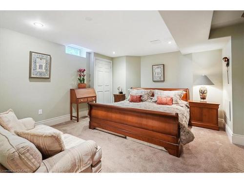 559 Golfview Court, Oakville, ON - Indoor Photo Showing Bedroom