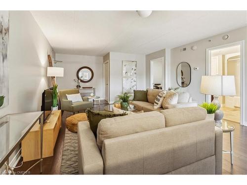 305-4005 Kilmer Drive, Burlington, ON - Indoor Photo Showing Living Room