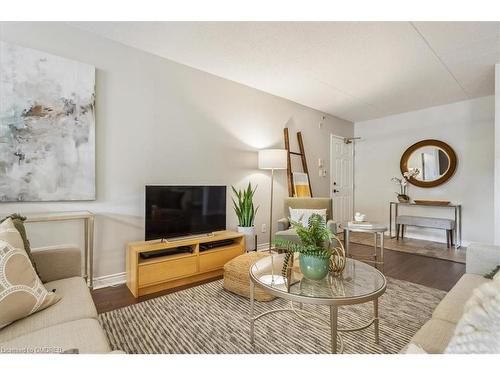 305-4005 Kilmer Drive, Burlington, ON - Indoor Photo Showing Living Room