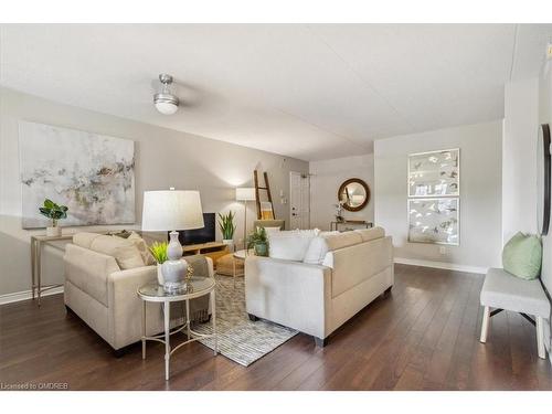 305-4005 Kilmer Drive, Burlington, ON - Indoor Photo Showing Living Room