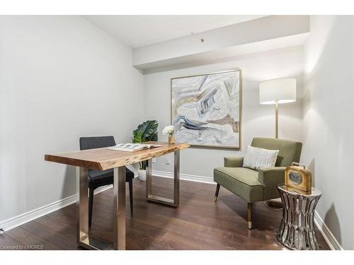 305-4005 Kilmer Drive, Burlington, ON - Indoor Photo Showing Dining Room