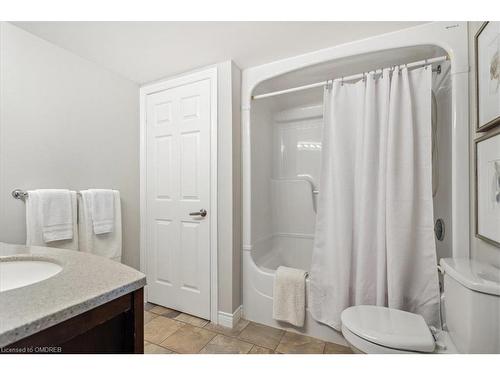 305-4005 Kilmer Drive, Burlington, ON - Indoor Photo Showing Bathroom