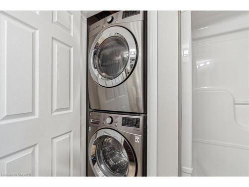 305-4005 Kilmer Drive, Burlington, ON - Indoor Photo Showing Laundry Room