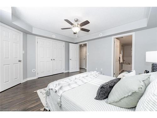 4-01-2420 Baronwood Drive, Oakville, ON - Indoor Photo Showing Bedroom