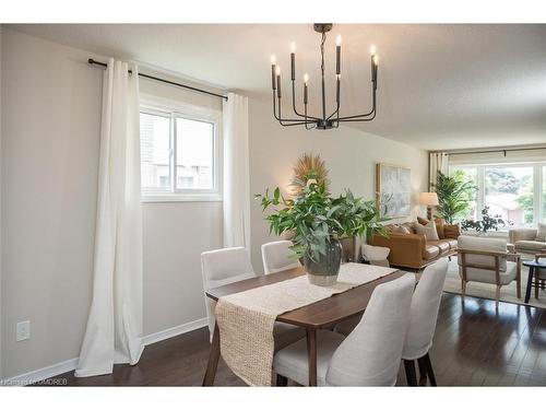 586 Hayward Crescent, Milton, ON - Indoor Photo Showing Dining Room