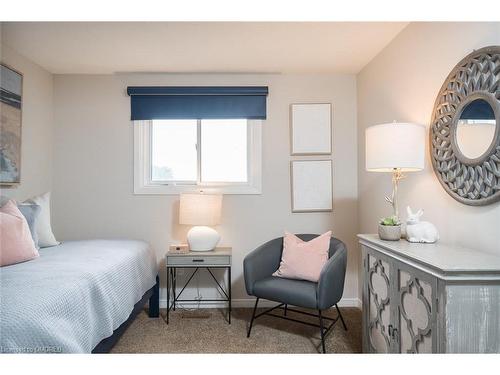 586 Hayward Crescent, Milton, ON - Indoor Photo Showing Bedroom