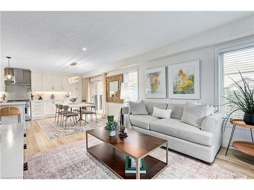 78 Connor Avenue, Collingwood, ON - Indoor Photo Showing Living Room