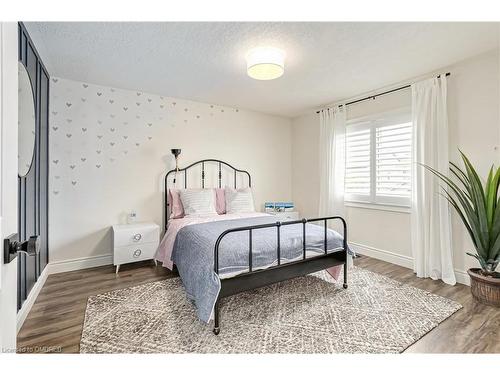 78 Connor Avenue, Collingwood, ON - Indoor Photo Showing Bedroom