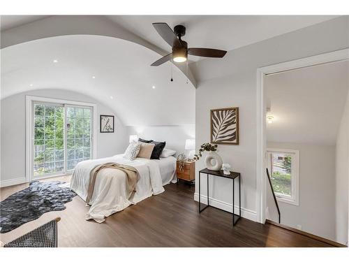 131 Barons Avenue S, Hamilton, ON - Indoor Photo Showing Bedroom