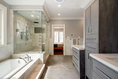 1211 Pinegrove Road, Oakville, ON - Indoor Photo Showing Bathroom