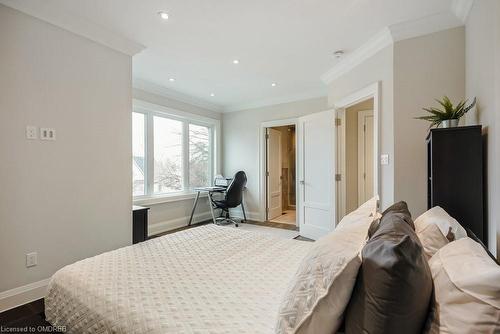 1211 Pinegrove Road, Oakville, ON - Indoor Photo Showing Bedroom