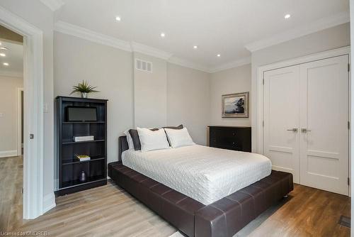 1211 Pinegrove Road, Oakville, ON - Indoor Photo Showing Bedroom