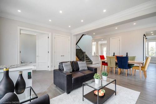 1211 Pinegrove Road, Oakville, ON - Indoor Photo Showing Living Room