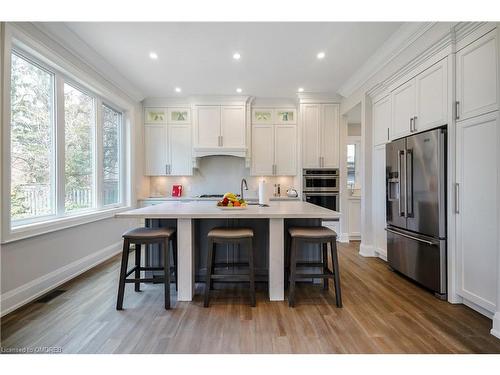 1211 Pinegrove Road, Oakville, ON - Indoor Photo Showing Kitchen With Upgraded Kitchen