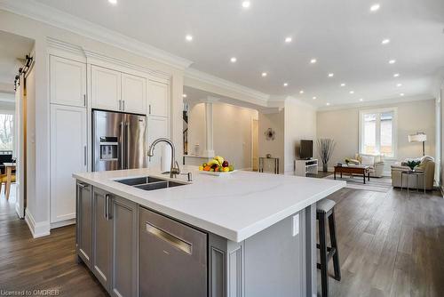 1211 Pinegrove Road, Oakville, ON - Indoor Photo Showing Kitchen With Double Sink With Upgraded Kitchen