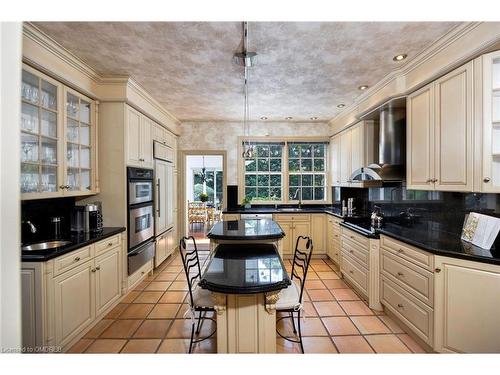 3020 First Street, Burlington, ON - Indoor Photo Showing Kitchen With Upgraded Kitchen