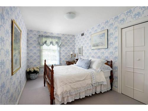 3020 First Street, Burlington, ON - Indoor Photo Showing Bedroom