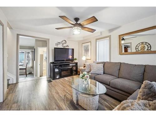 46 Main Street S, Acton, ON - Indoor Photo Showing Living Room