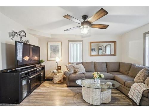 46 Main Street S, Acton, ON - Indoor Photo Showing Living Room