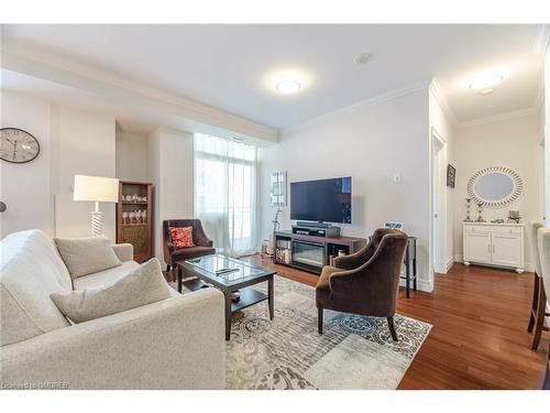 1005-360 Pearl Street, Burlington, ON - Indoor Photo Showing Living Room