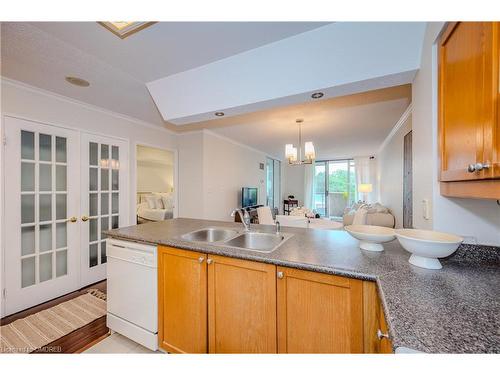 225 Merton Street, Toronto, ON - Indoor Photo Showing Kitchen With Double Sink