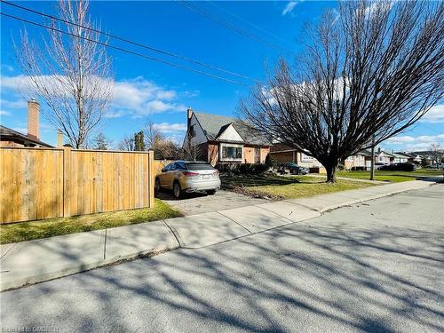 Upper-760 Brucedale Avenue E, Hamilton, ON - Outdoor