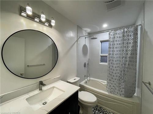 Upper-760 Brucedale Avenue E, Hamilton, ON - Indoor Photo Showing Bathroom