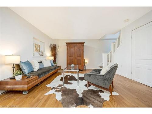 8 Main Street, Erin, ON - Indoor Photo Showing Living Room