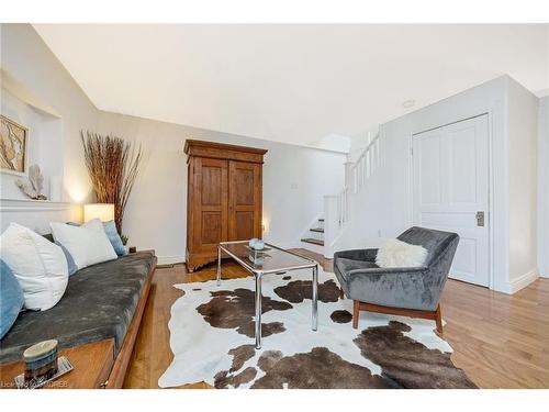 8 Main Street, Erin, ON - Indoor Photo Showing Living Room