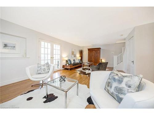 8 Main Street, Erin, ON - Indoor Photo Showing Living Room